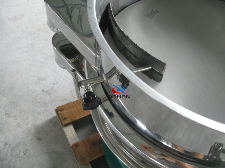 篩粉機(jī)閥門式出料口內(nèi)部