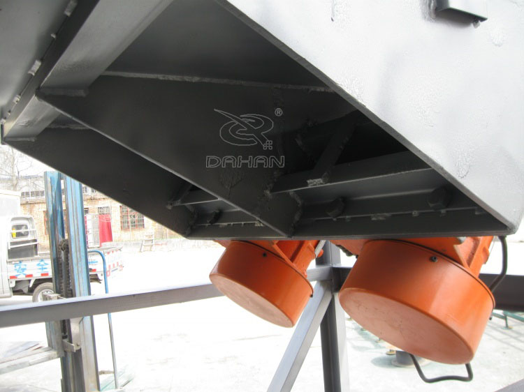 520直線振動(dòng)篩電機(jī)座